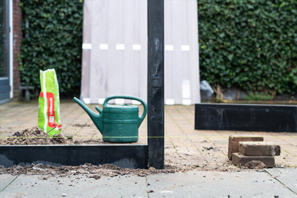 Betonpalen&#x20;schutting&#x20;plaatsen